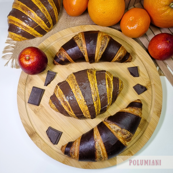 "Chocolate croissant" candle